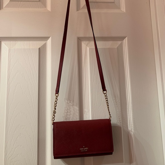COPY - Gorgeous maroon Kate spade crossbody! 🎀❄️🌹 - Picture 2 of 9
